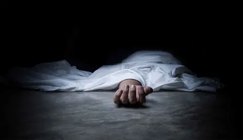 पिता की मौत के बाद 4 साल तक फ्रीजर में रखा शव, मलाड में सामने आया हैरान करने वाला मामला