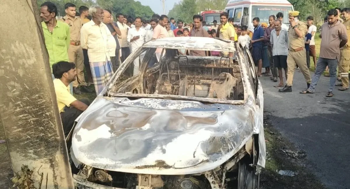 बाराबंकी में चलती कार में लगी भीषण आग, अंदर फंसे चालक की जिंदा जलकर मौत