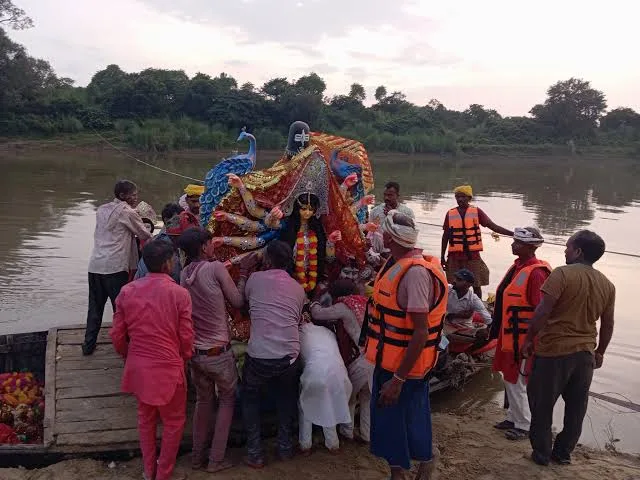 अयोध्या: दुर्गा प्रतिमा विसर्जन को लेकर प्रशासन अलर्ट, 137 प्रतिमाएं मां कामाख्या धाम घाट पर होंगी विसर्जित