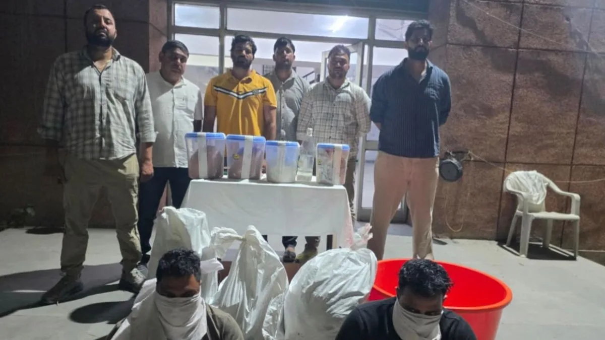 लखनऊ में ANTF और पुलिस की बड़ी कार्रवाई, अवैध ड्रग्स फैक्ट्री का भंडाफोड़; ₹32 करोड़ की मॉर्फिन/हेरोइन बरामद