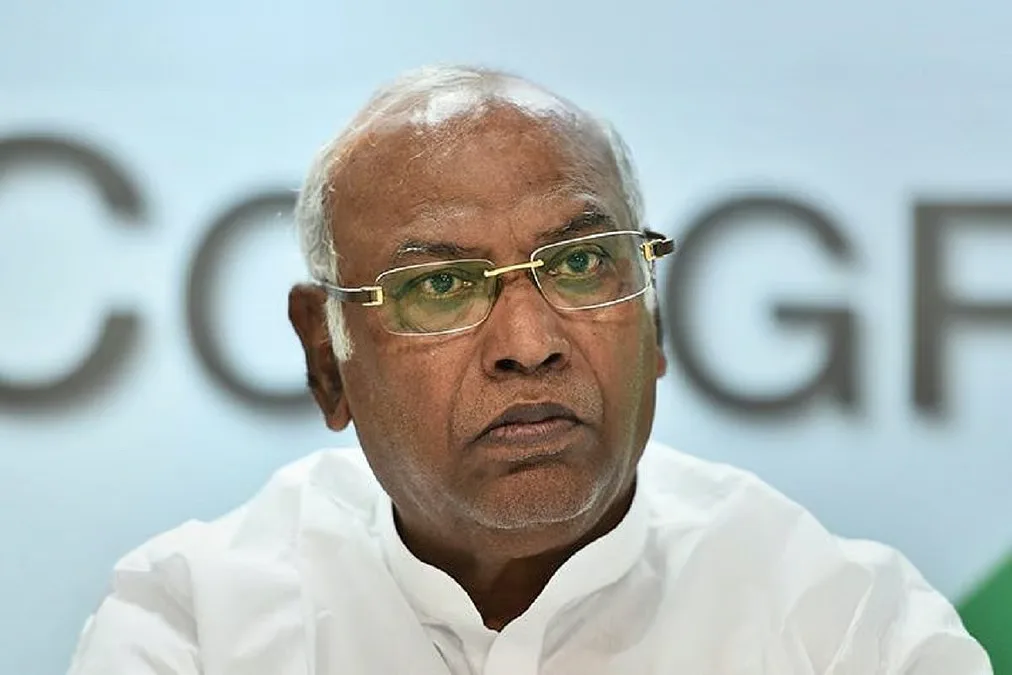 महिला आरक्षण पर खरगे का बड़ा बयान, बोले- अभी लागू करने से कौन रोक रहा है? पीएम मोदी पर लगाए गंभीर आरोप