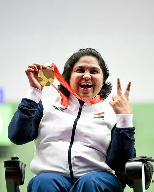 एशियन पैरा गेम्स 2026: मोना अग्रवाल ने वर्ल्ड रिकॉर्ड के साथ जीता गोल्ड, भारत के पदकों का शतक पार