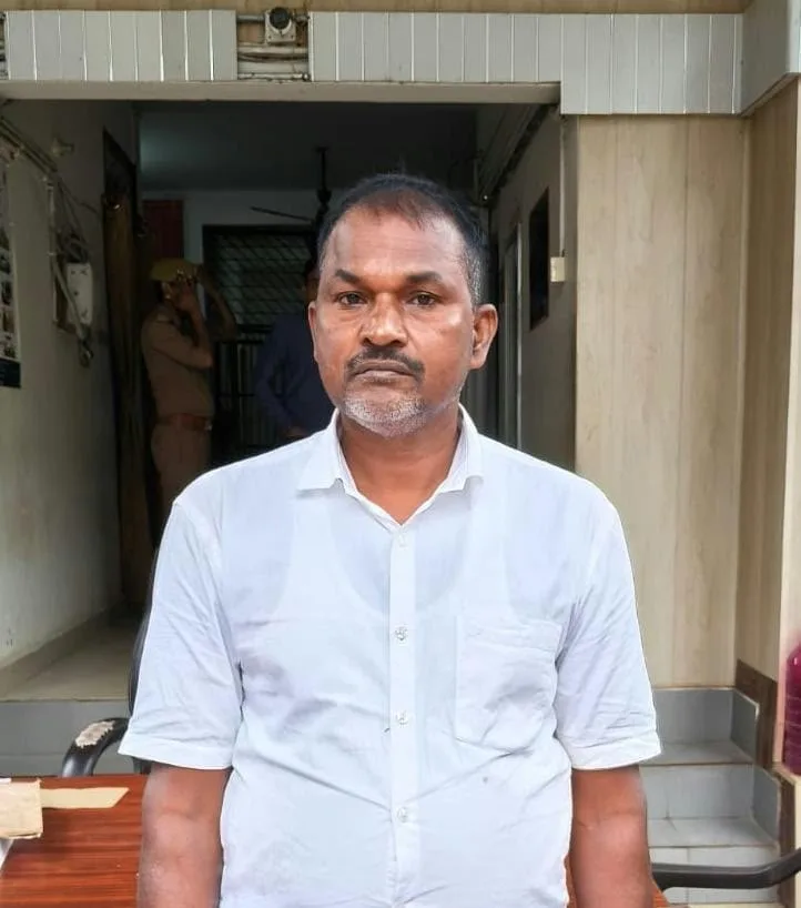 बलिया खाद्यान्न घोटाले में बड़ी कार्रवाई, 20 साल पुराने मामले का वांछित कोटेदार गिरफ्तार