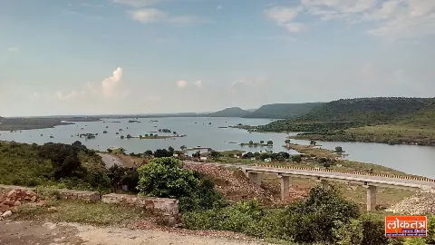 सोनभद्र: संचारी रोग नियंत्रण अभियान का तीसरा चरण शुरू, डीएम ने मारकुंडी की गलियों में घूमकर किया जागरूक