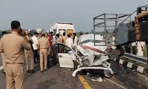 सुल्तानपुर में पूर्वांचल एक्सप्रेस-वे पर 4 दिन में 2 भीषण हादसे, 8 की मौत; प्रशासन अलर्ट