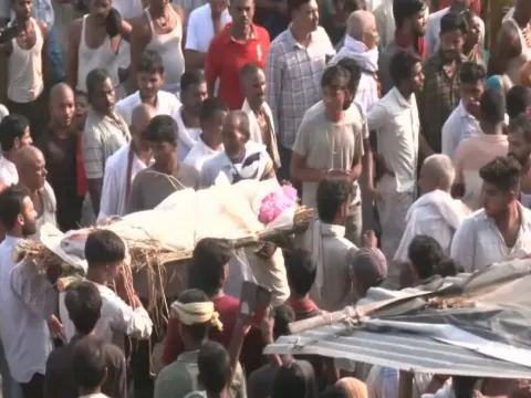 बिहार नाव हादसा: 13 बच्चों की मौत के बाद चर्चा में आई अंतिम संस्कार की परंपरा, जानिए क्या है पूरा मामला