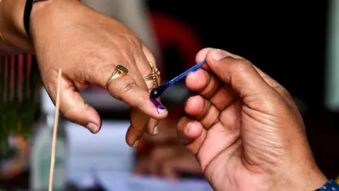 नागपुर स्नातक निर्वाचन क्षेत्र में चुनाव प्रचार समाप्त, 2.55 लाख से अधिक मतदाता करेंगे मतदान