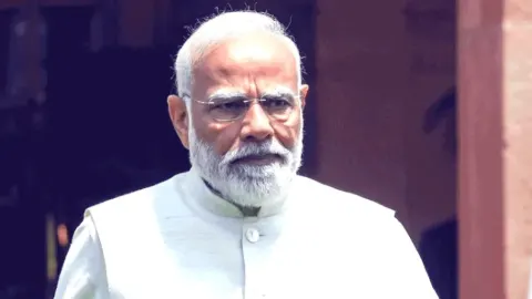 PM मोदी का गुजरात दौरा: किसानों को मिलेंगे ₹19,000 करोड़, राज्य को ₹14,000 करोड़ की परियोजनाओं की सौगात