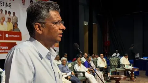 SIR पर बयान देकर घिरे कर्नाटक के मंत्री सतीश जारकीहोली का यू-टर्न, बोले- मीडिया ने बात को तोड़-मरोड़कर पेश किया