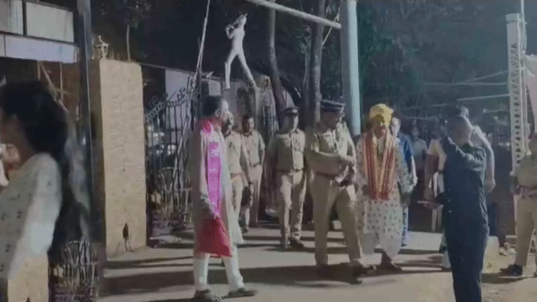Mathura News: मुंबई में श्रीकृष्ण जन्मभूमि केस के याचिकाकर्ता दिनेश फलाहारी महाराज पर हमले का आरोप