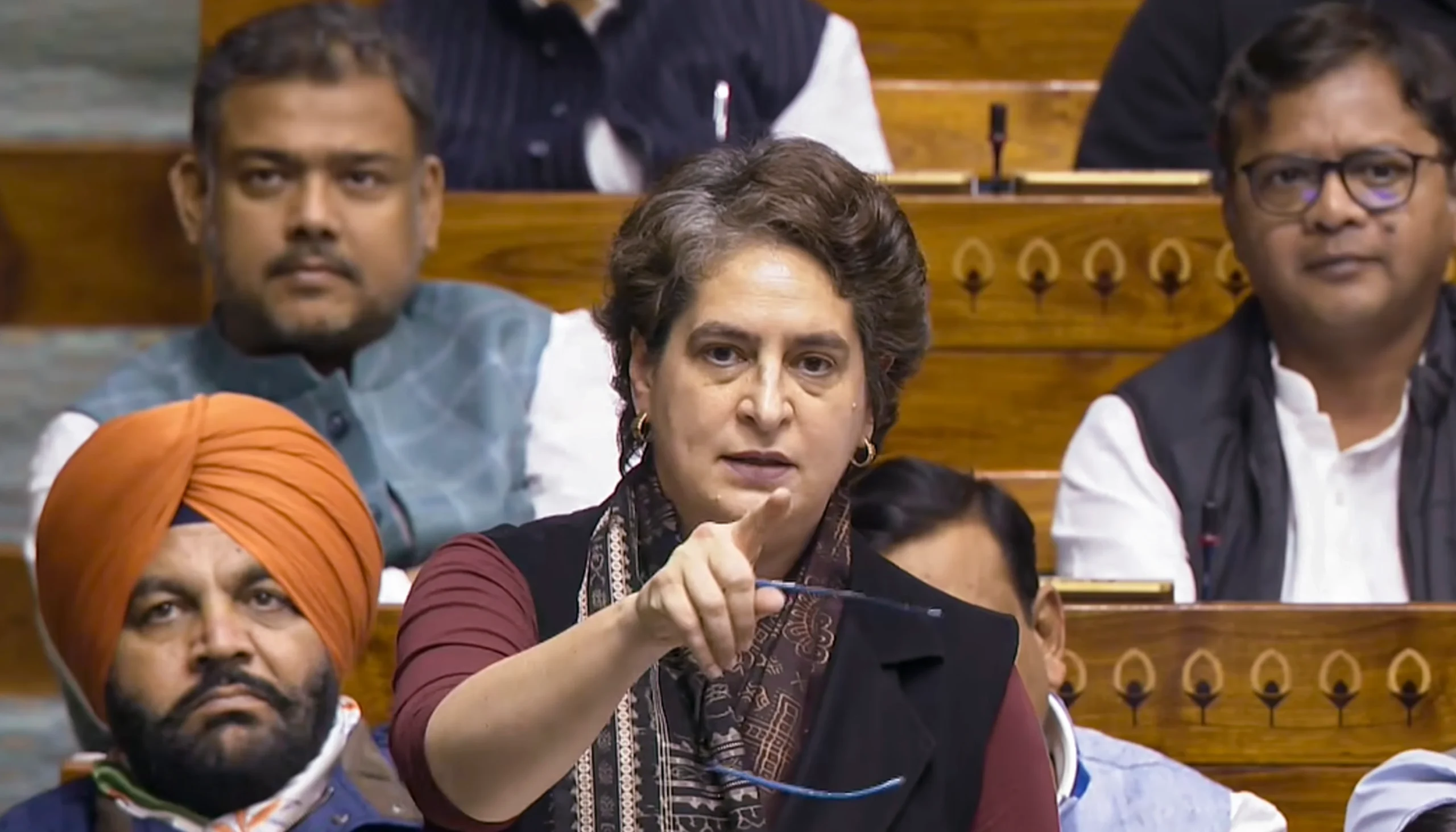 "‘पीएम की टीम बेनकाब’— वंदे मातरम बहस के बाद कांग्रेस का भाजपा पर बड़ा हमला"