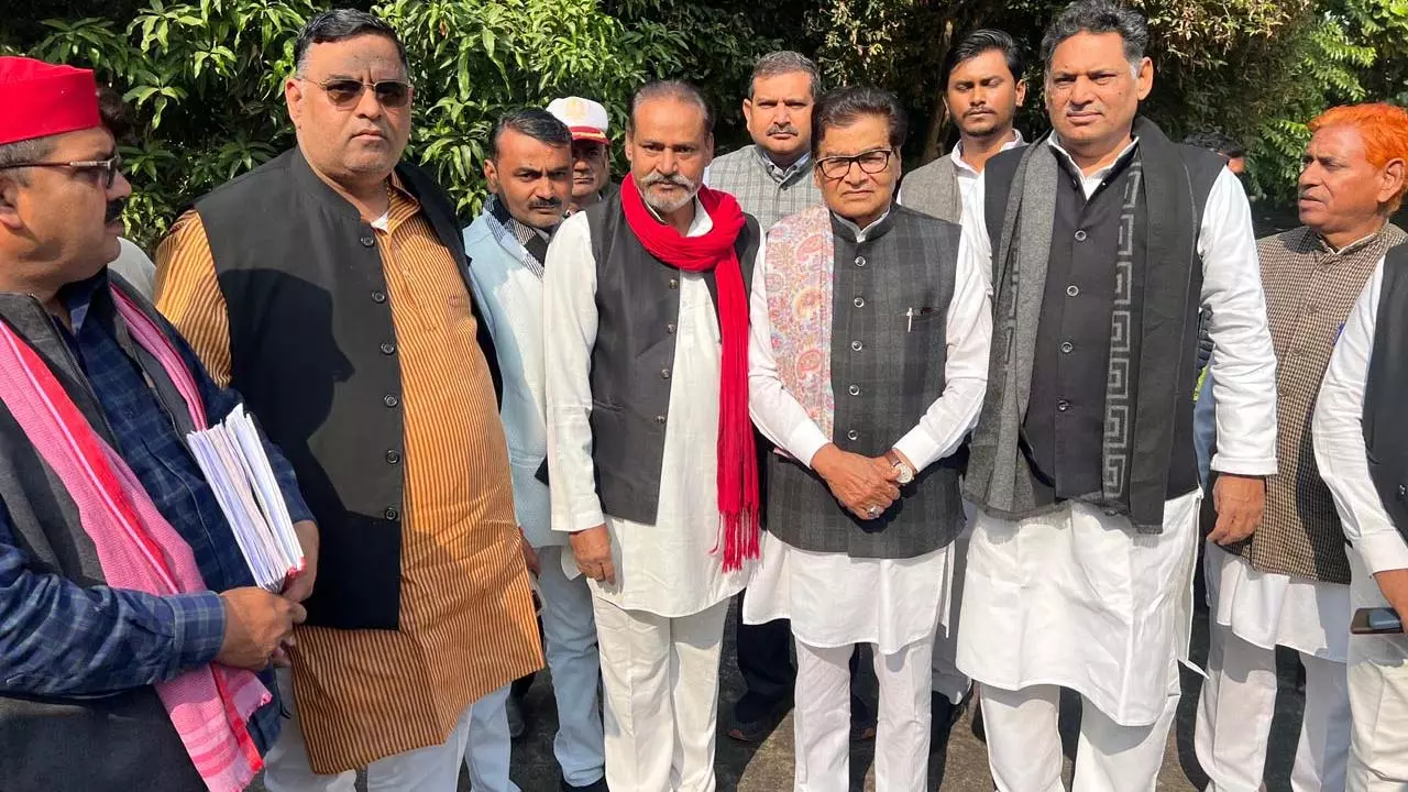 Kannauj News: कन्नौज में रामगोपाल यादव का अचानक दौरा, SIR प्रक्रिया पर महत्वपूर्ण बैठक