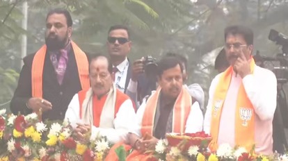 पटना में भाजपा कार्यकारी अध्यक्ष का रोड शो, हाथी-घोड़ा और बुलडोजर से हुआ भव्य स्वागत