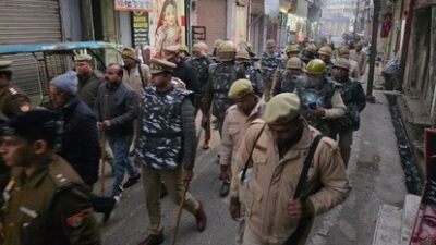 संभल में जामा मस्जिद से सटे कब्रिस्तान की पैमाइश शुरू, भारी पुलिस बल तैनात किया