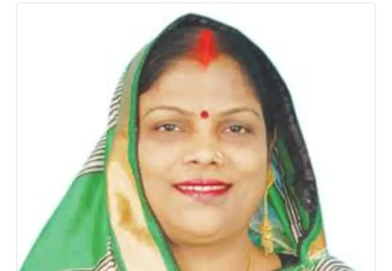 जिला पंचायत अध्यक्ष राजेश अग्रहरि उर्फ राजेश मसाला की पत्नी समेत पांच फरार घोषित