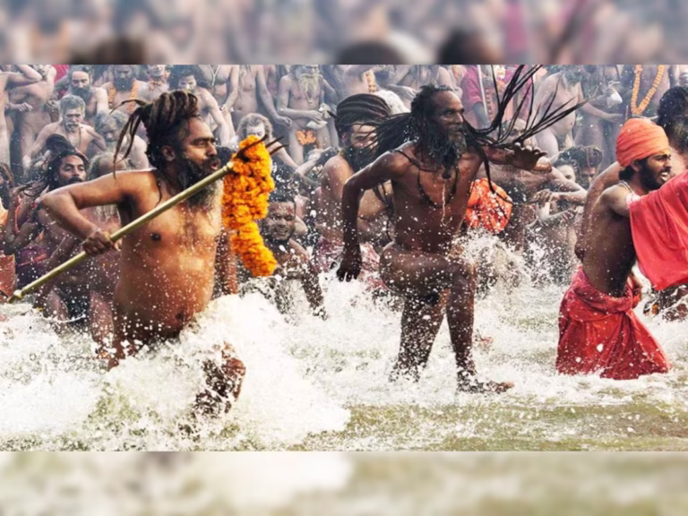 "माघ मेले में चर्चा में रंजीत सिंह: 20 साल से अन्न नहीं खाया, सिर्फ फलाहार पर जीवन यापन"
