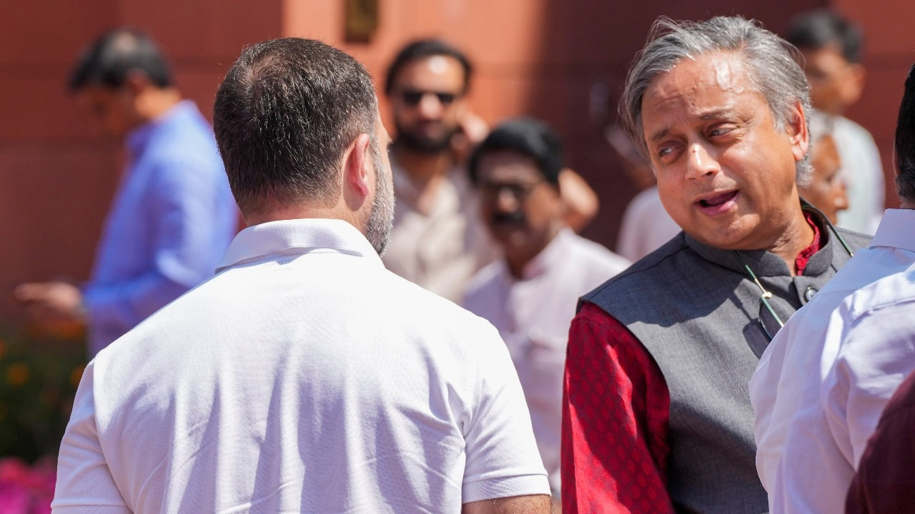क्या थम जाएगी कांग्रेस में कलह? राहुल गांधी के ऑफिस में थरूर की 'पॉवर मीटिंग', आधे घंटे तक बंद कमरे में मंथन