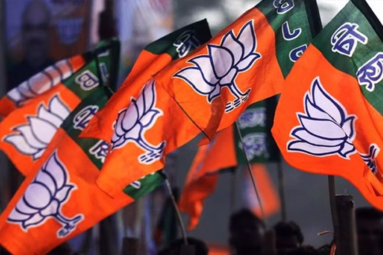 *भाजपा विधायक व पूर्व मंत्री विनोद सिंह व नपा चेयरमैन का अधिवक्ता संघ ने किया स्वागत,नगरपालिका व प्रशासन एवं बार एसोसिएशन की बीच हुआ करार*