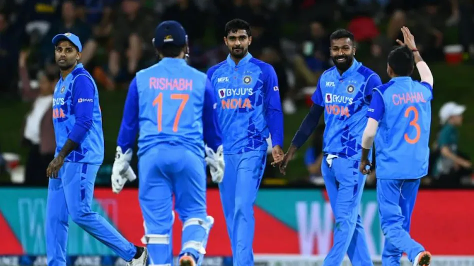 टी20: जैक फाउल्क्स ने डाले सबसे महंगे 3 ओवर, भारत ने न्यूजीलैंड को 16वें ओवर में हराया