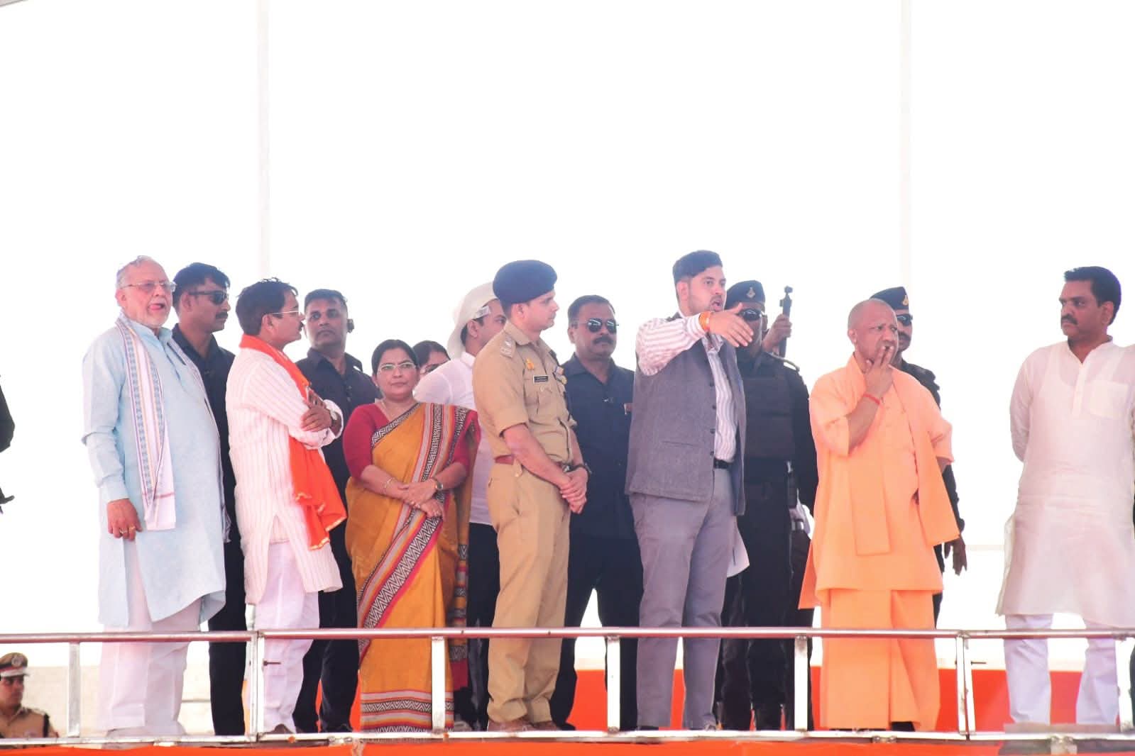 यूपी को मेगा सौगात – गंगा एक्सप्रेसवे
