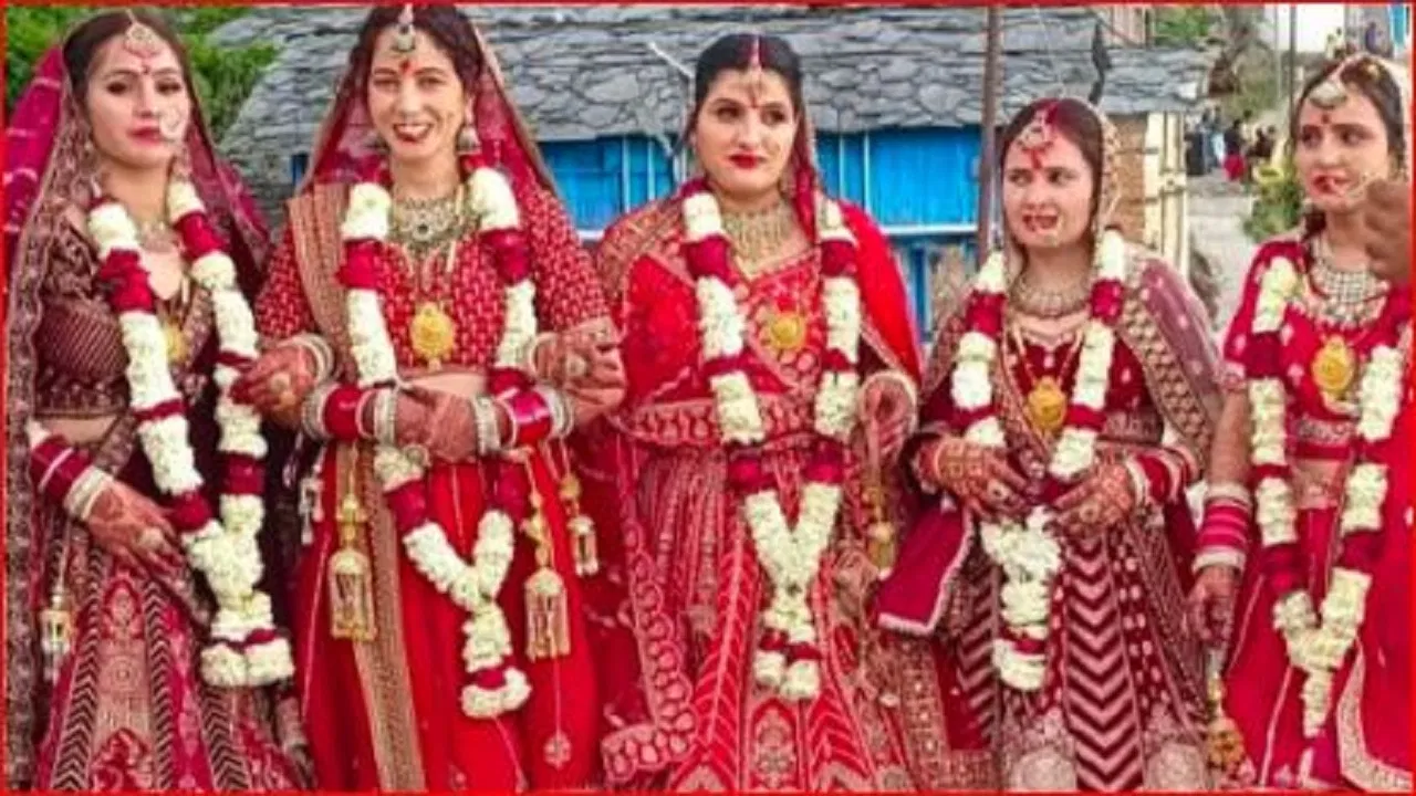 एक ही घर में गूंजी शहनाई: 5 दुल्हनें आईं बारात लेकर, 1 बेटी की विदाई—एक साथ हुईं 6 शादियां