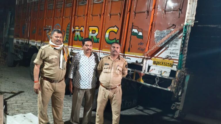 कोटा में आबकारी विभाग की बड़ी कार्रवाई, ट्रक से 60 लाख की अवैध अंग्रेजी शराब जब्त