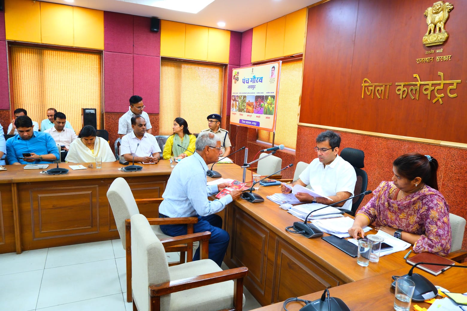 जयपुर जनसुनवाई में पहुंचे 114 मामले, जिला कलक्टर संदेश नायक ने दिए त्वरित निस्तारण के निर्देश
