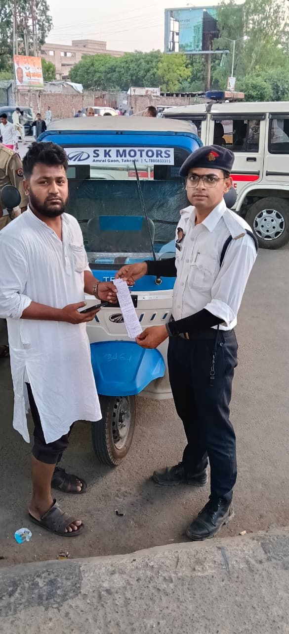 लखनऊ में यातायात पुलिस का बड़ा अभियान, 54 वाहन सीज और 4368 चालान
