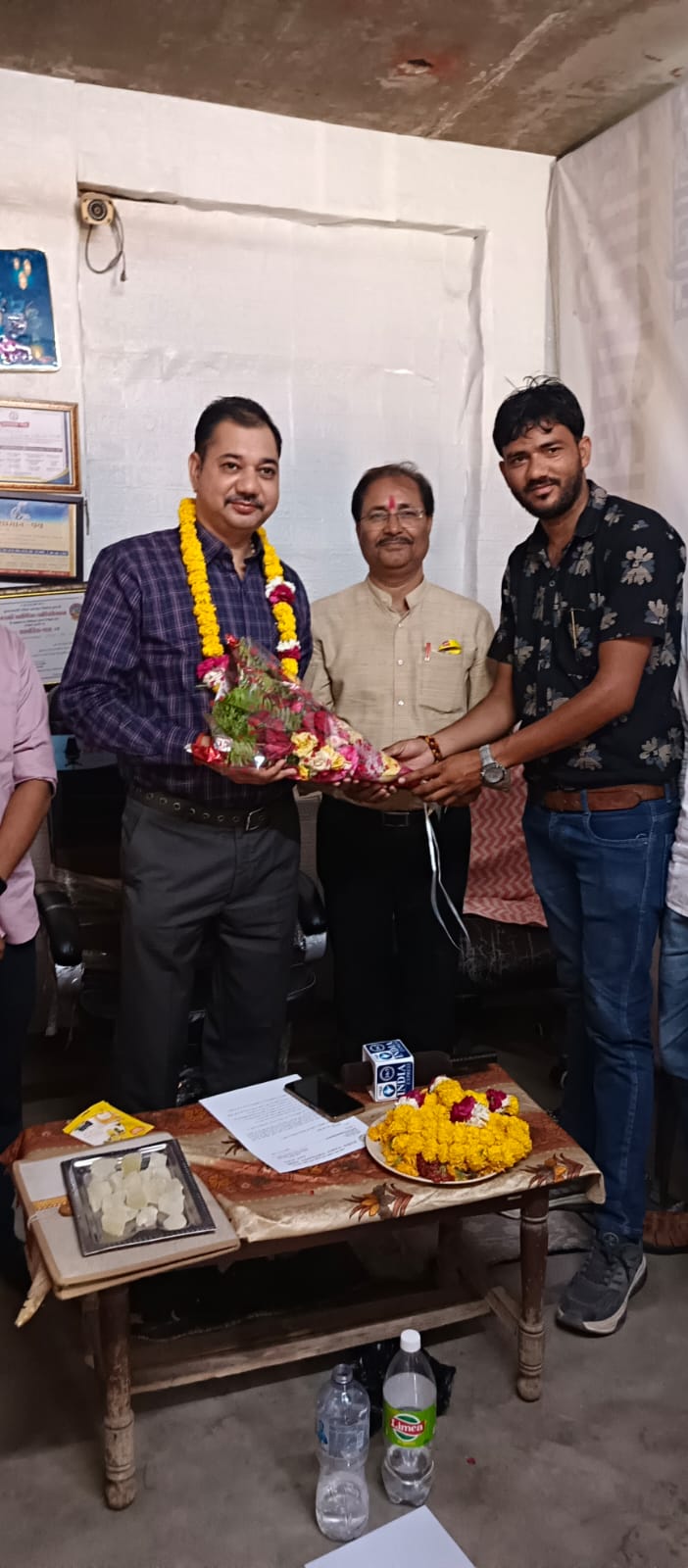 ग्रामीण पत्रकारों के हक की लड़ाई लड़ने वाले बाबू बालेश्वर लाल जी को पत्रकारों ने किया नमन