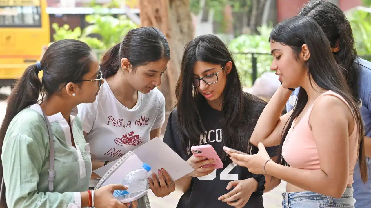 CBSE 12th Revaluation 2026: सीबीएसई 12वीं पुनर्मूल्यांकन प्रक्रिया की तारीख घोषित, जानें कब से शुरू होगा आवेदन