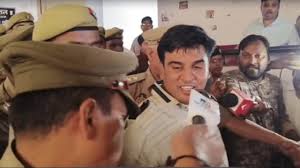 कानपुर में पूर्व सपा विधायक के गनर पर गंभीर आरोप, मारपीट और पैसे छीनने का केस दर्ज