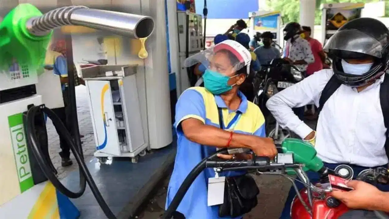 महंगाई का डबल झटका! पेट्रोल-डीजल महंगा, ट्रांसपोर्ट खर्च भी बढ़ा
