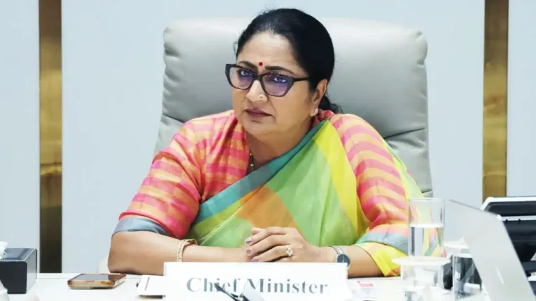 दिल्ली में प्रदूषण पर बड़ा एक्शन, 2 दिन वर्क फ्रॉम होम और ‘नो व्हीकल डे’ जैसे अहम फैसले