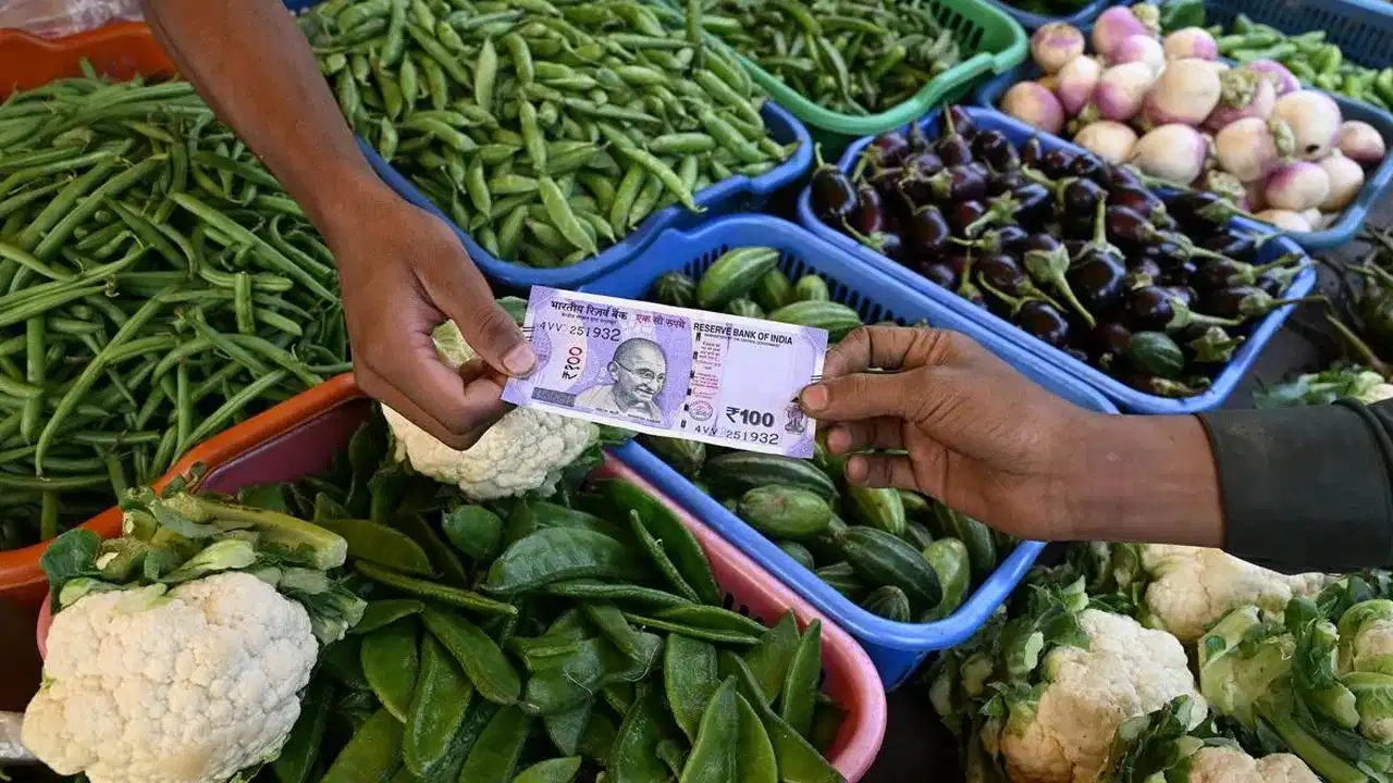 ईरान युद्ध का असर दिखना शुरू, अप्रैल में थोक महंगाई ने बनाया नया रिकॉर्ड