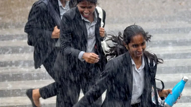 दिल्ली-UP में बारिश का अलर्ट, उत्तराखंड में ओलावृष्टि की चेतावनी