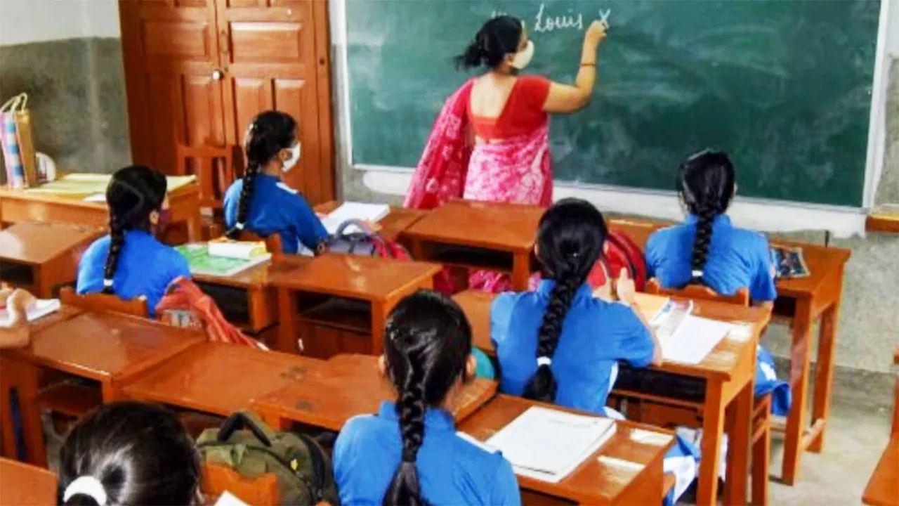 Mother’s Day Special: मदर टीचर बनने के लिए क्या करना होता है? जानिए कोर्स, योग्यता और करियर की पूरी जानकारी