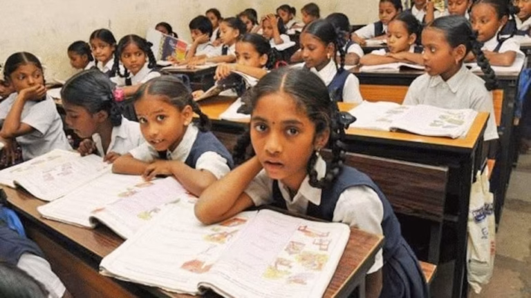 7वीं, 8वीं और 9वीं के छात्रों के लिए थ्री लैंग्वेज पॉलिसी का नया नियम क्या है? समझें पूरा अपडेट