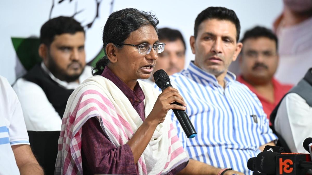 सुप्रीम कोर्ट के फैसले पर मीनाक्षी नटराजन की पहली प्रतिक्रिया, चुनाव आयोग की भूमिका पर उठाए सवाल