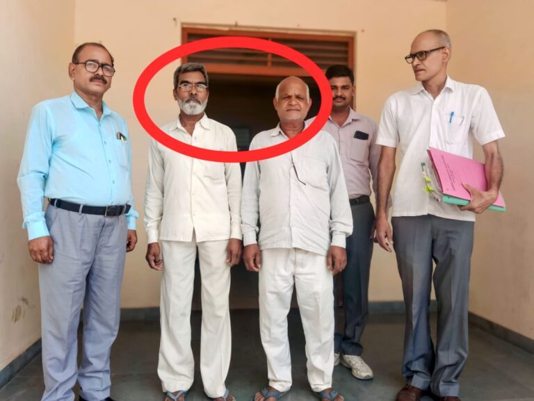 ईओडब्ल्यू का बड़ा एक्शन: 21 साल पुराने खाद्यान्न गबन मामले में जौनपुर के दो फरार कोटेदार गिरफ्तार, करोड़ों की सरकारी योजना में फर्जीवाड़े का खुलासा