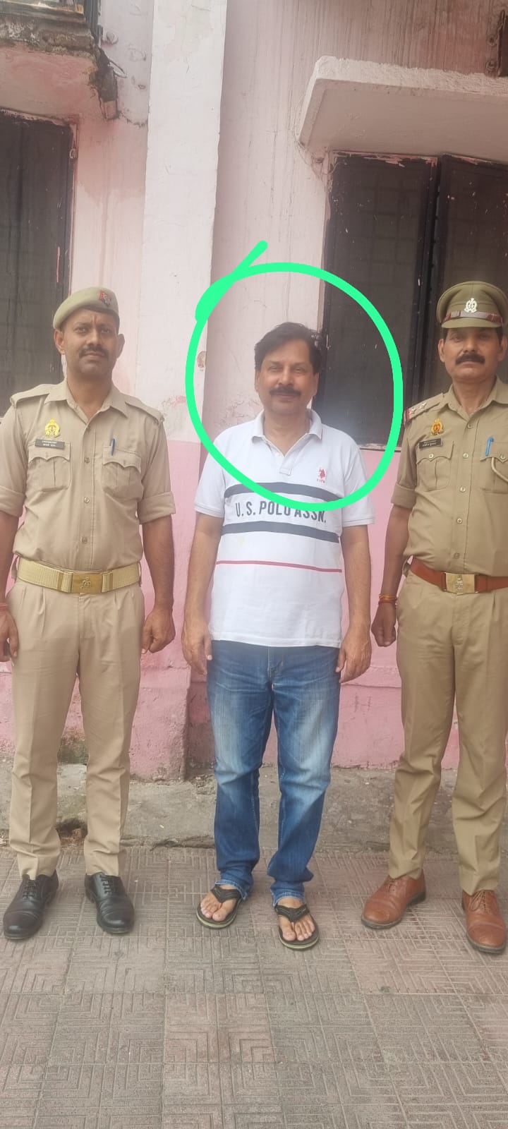 गाजियाबाद: 2.8 करोड़ रुपये बैंक घोटाले का मास्टरमाइंड पैनल एडवोकेट गिरफ्तार, EOW की बड़ी कार्रवाई