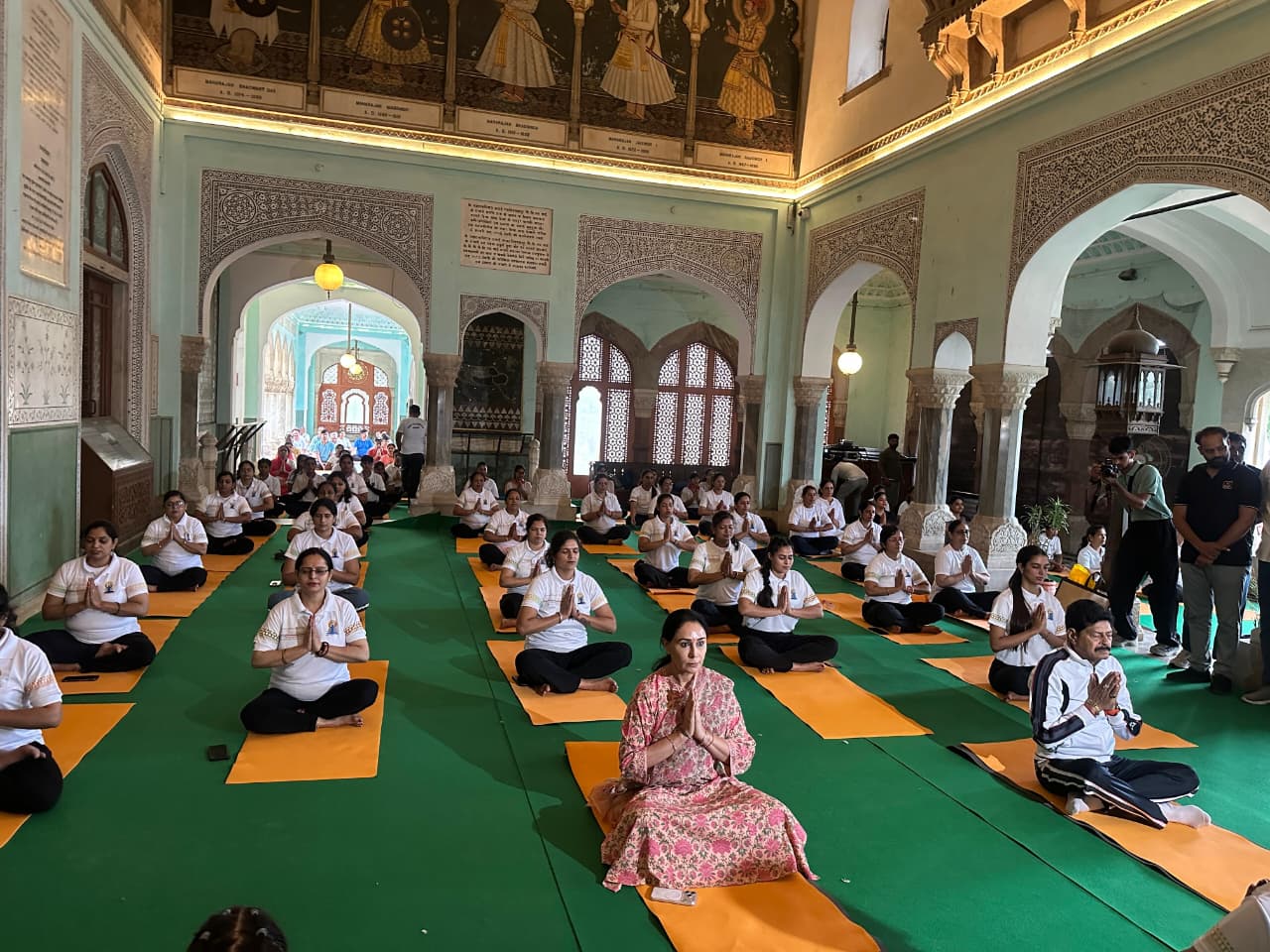*रविवार को 5324 सैलानियों ने पार्क का भ्रमण, 261-277 पर्यटकों ने लायन व टाइगर सफारी का लिया रोमांचक अनुभव*