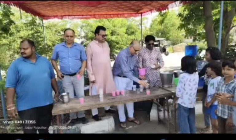 निर्जला एकादशी पर गोपाल सेवा भाव ट्रस्ट ने राहगीरों को वितरित किया पेय पदार्थ