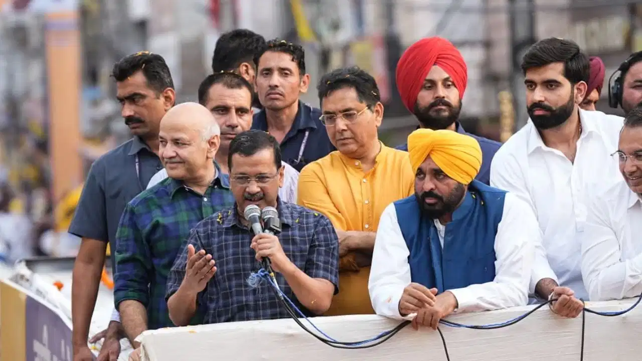 बठिंडा रोड शो में केजरीवाल का दावा, फिर मुख्यमंत्री बनेंगे भगवंत मान