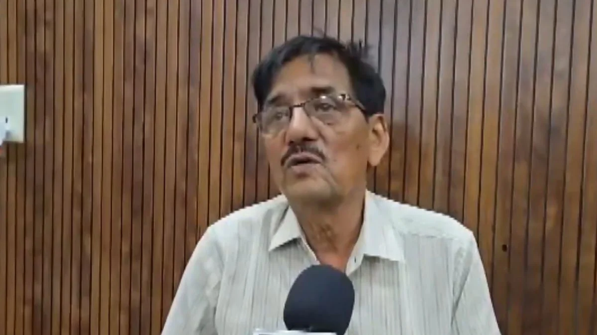 पिता का दावा: “अब वो मस्जिद नहीं जाता, मेरे साथ पूजा करता है”