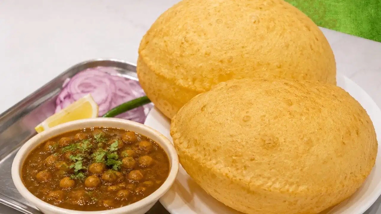 दही-सोडा नहीं, इस खास ट्रिक से बनाएं हलवाई जैसे फूले-फूले भटूरे