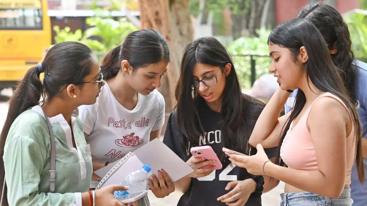 JoSAA Counselling 2026: राउंड-1 सीट अलॉटमेंट जारी, टॉप रैंकर्स ने चुना IIT का सबसे प्रतिष्ठित CSE प्रोग्राम