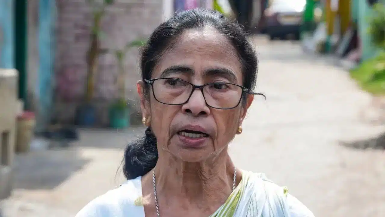 TMC में बढ़ी अंदरूनी कलह, ममता बनर्जी के सामने दोहरी चुनौती