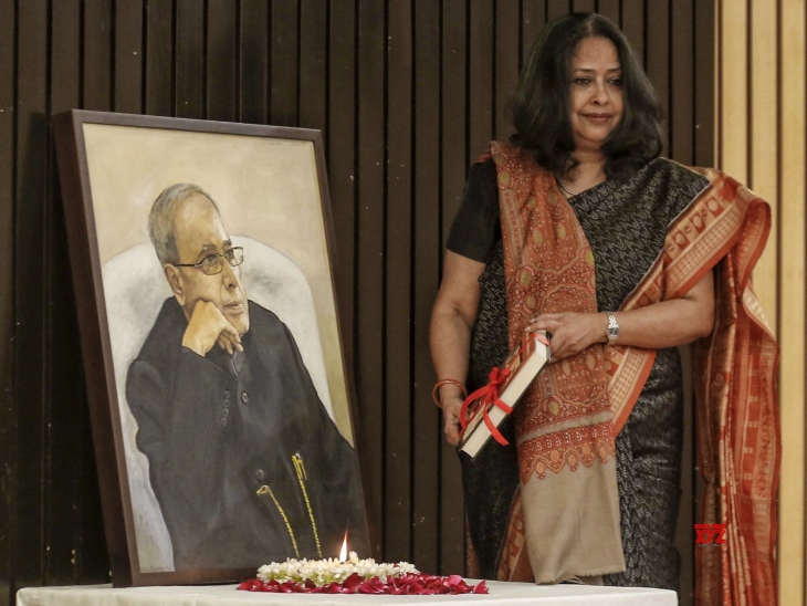 Sharmistha Mukherjee: क्या काम करती हैं प्रणब मुखर्जी की बेटी शर्मिष्ठा मुखर्जी, कहां से होती है उनकी कमाई?