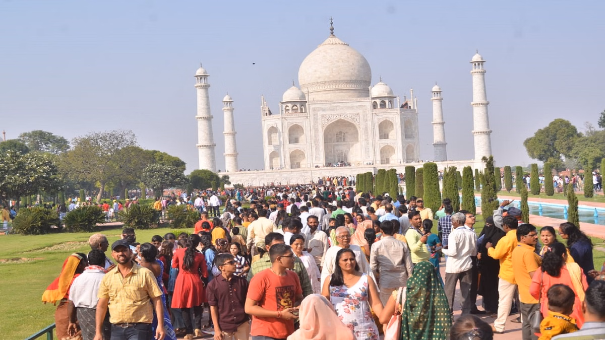 ताजमहल में होंगे ये बड़े बदलाव, विदेशी टूरिस्ट का ‘वेलकम किट’ से होगा स्वागत, जानिए नई तैयारियां