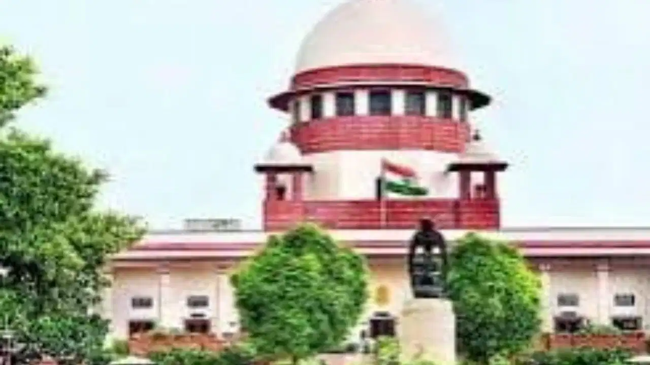 APAAR ID पर सुप्रीम कोर्ट सख्त, छात्रों की डेटा सुरक्षा को लेकर उठाए सवाल, स्वैच्छिक रखने का निर्देश